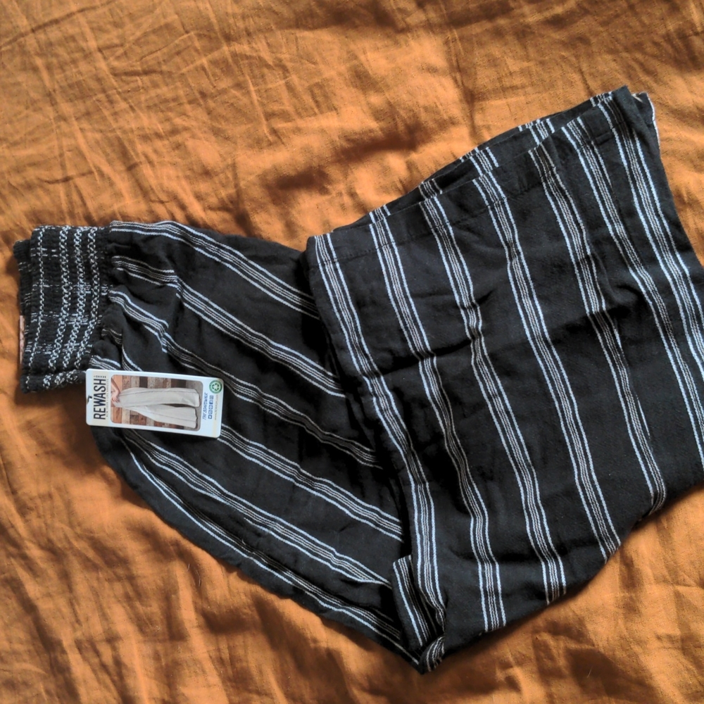 Wide leg pants